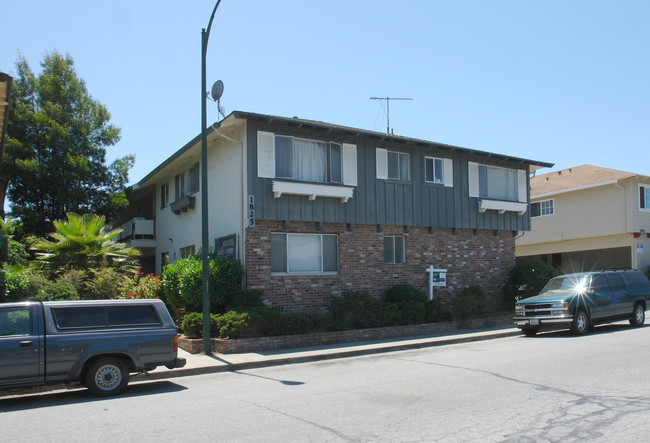 1825 Ednamary Way in Mountain View, CA - Foto de edificio - Building Photo