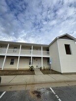 1154 Cross Creek Cir in Greenville, NC - Building Photo