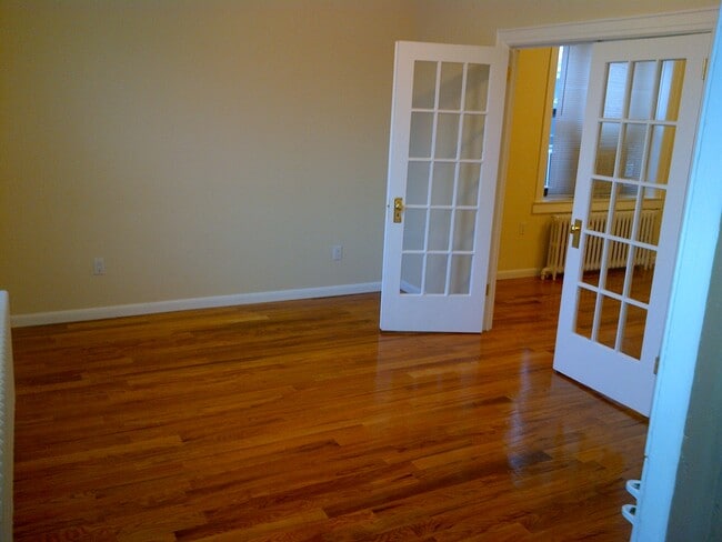 1205 Ave. Y, Unit 1 Floor in Brooklyn, NY - Building Photo - Building Photo