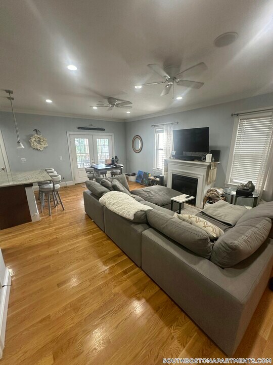 209 I St in Boston, MA - Building Photo