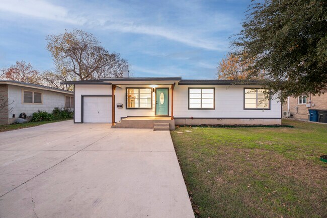 property at 636 Southeast Terrace