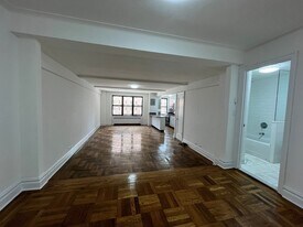 137 E 38th St, Unit 12G in New York, NY - Building Photo