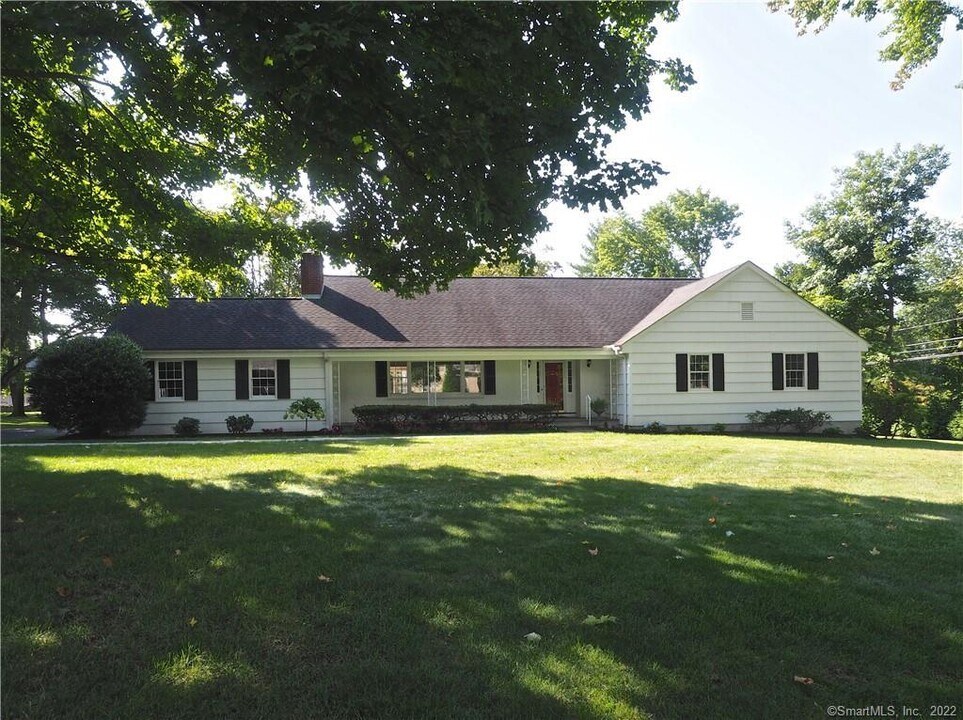 4 Stanton Rd in Darien, CT - Building Photo