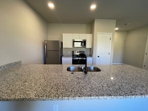 7610 Windsor Oaks, Unit 7610 in San Antonio, TX - Building Photo - Building Photo