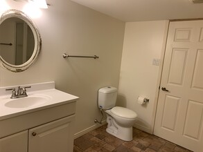 1101 Windgrove Sq in Pickering, ON - Building Photo - Building Photo