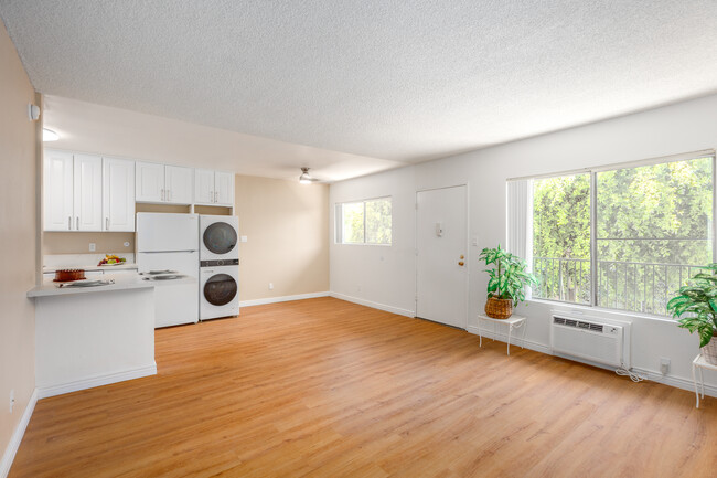 Casa De Helix La Mesa, Brand New Kitchen, w/d in Spring Valley, CA - Foto de edificio - Interior Photo