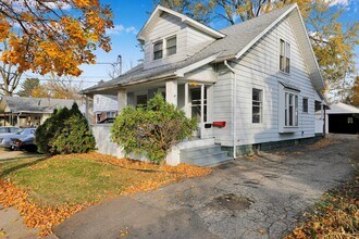 405 E Hodge Ave in Lansing, MI - Building Photo - Building Photo