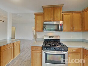 2316 Harvest Glen Ct in Fort Worth, TX - Building Photo - Building Photo