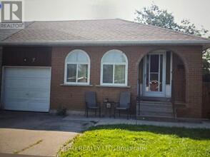 7 Mallard Crescent in Brampton, ON - Building Photo - Building Photo