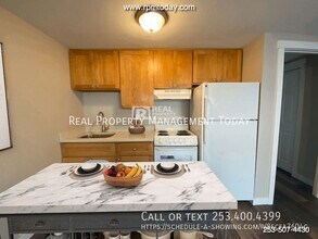 6415 Steilacoom Blvd SW in Tacoma, WA - Building Photo - Building Photo