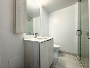 86 Dundas St E in Mississauga, ON - Building Photo - Building Photo