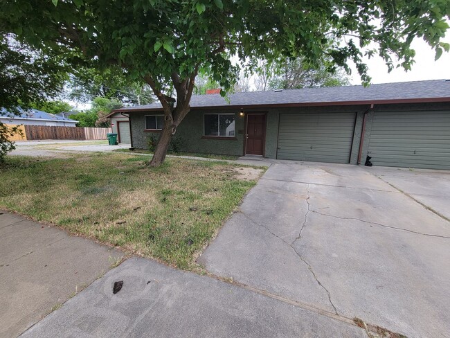 981 5th St in Corning, CA - Building Photo - Building Photo