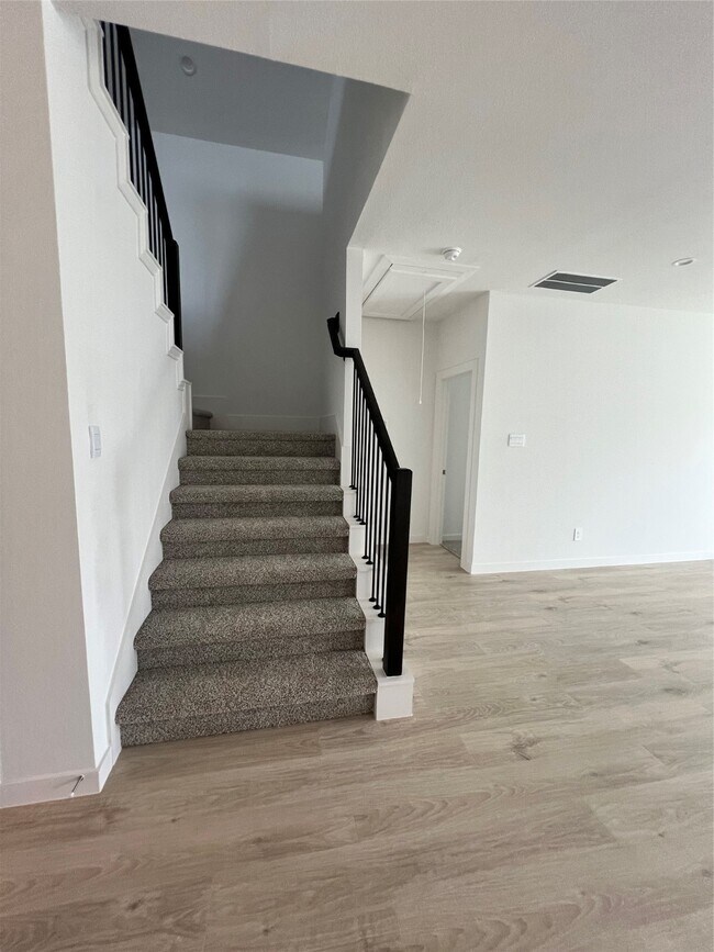 3811 Winterbourne Wy