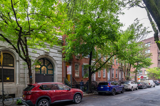 107 Bedford Street in New York, NY - Building Photo - Building Photo