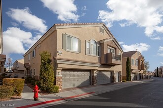 8790 Horizon Wind Ave in Las Vegas, NV - Foto de edificio - Building Photo