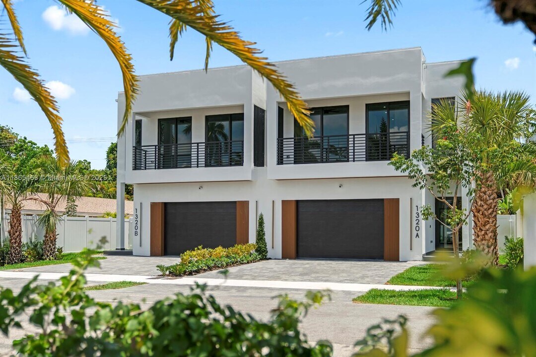 1320 NE 16th Ave in Fort Lauderdale, FL - Foto de edificio