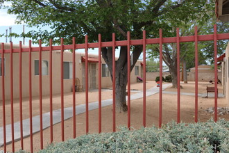 Glorieta in Albuquerque, NM - Foto de edificio - Building Photo