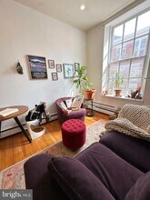 322 S 11th St, Unit 6 in Philadelphia, PA - Foto de edificio - Building Photo