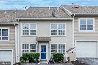 46 Courtyard Dr in Carlisle, PA - Building Photo - Building Photo
