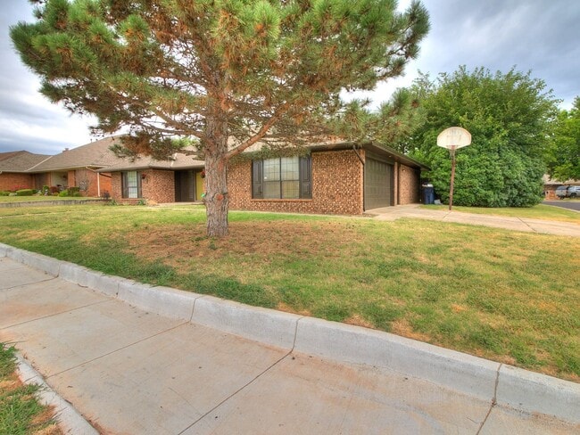 7417 NW 101st St in Oklahoma City, OK - Building Photo - Building Photo