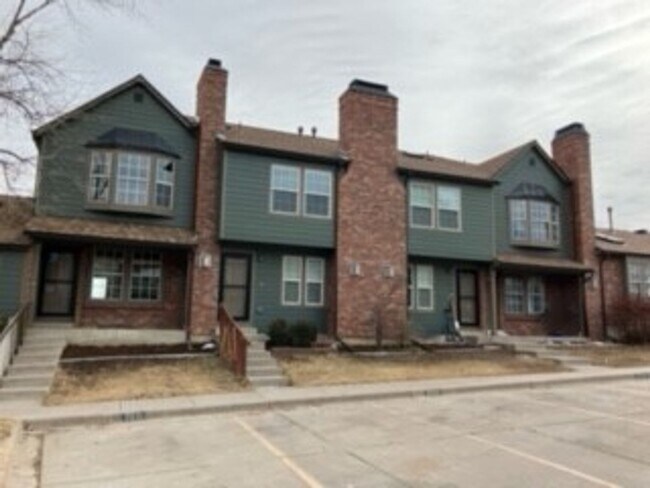 17326 E Rice Cir in Aurora, CO - Building Photo - Building Photo
