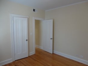4029 N Monticello Ave, Unit 3E in Chicago, IL - Foto de edificio - Building Photo