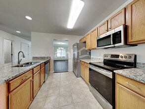 917 Peachtree Meadows Cir in Kernersville, NC - Foto de edificio - Building Photo