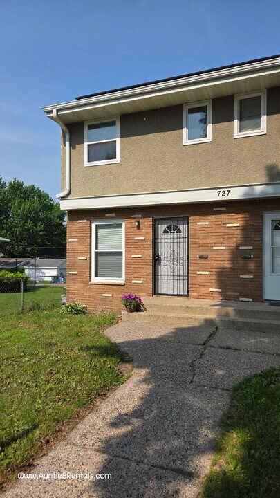 727 N Thomas Ave in Minneapolis, MN - Building Photo