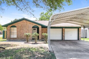 2701 5th Ave N in Texas City, TX - Building Photo