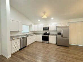 8315 E Rosko Ct in Floral City, FL - Building Photo - Building Photo