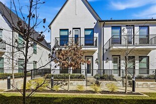 129 Gdn Ct E in Arlington, TX - Building Photo