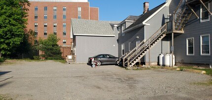 20 Merrill St, Unit 20B Merrill in Plymouth, NH - Building Photo - Building Photo