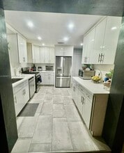 220 SW 3rd Ave in Hallandale Beach, FL - Building Photo - Building Photo