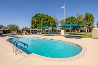 905 W Berridge Ln in Phoenix, AZ - Building Photo - Building Photo