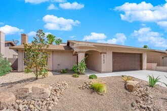 6762 Carrera Dr in Las Vegas, NV - Building Photo - Building Photo