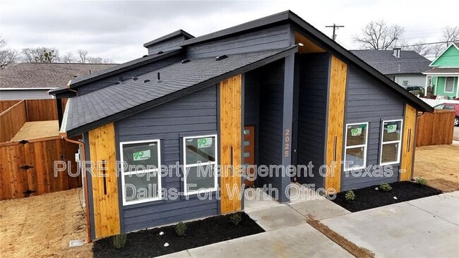 2025 Stuart St in Greenville, TX - Building Photo - Building Photo