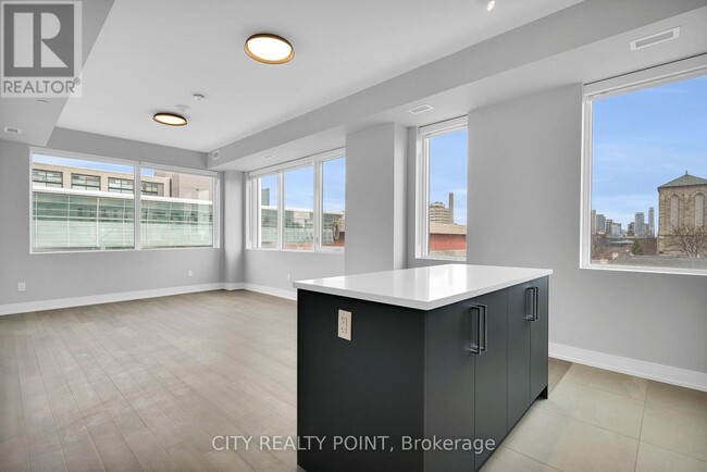 664-664 Spadina Ave. in Toronto, ON - Building Photo - Building Photo