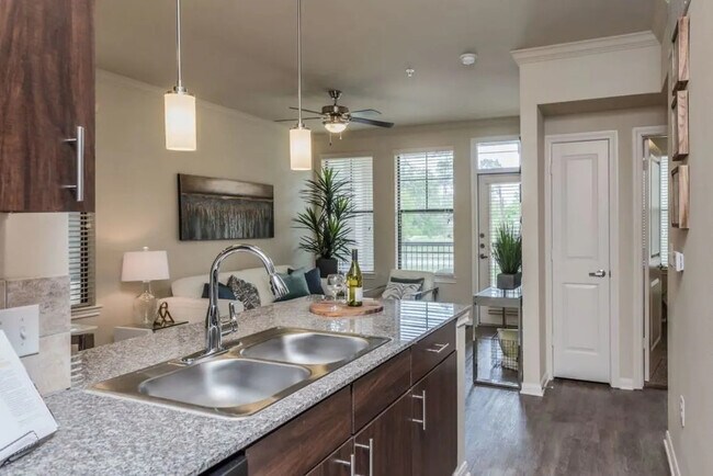 738 Durham Dr in Houston, TX - Building Photo - Building Photo