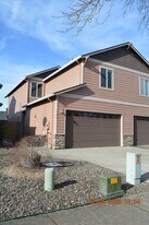 106 Coho Terrace in Rainier, OR - Building Photo