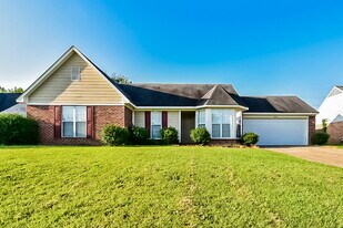 4061 Meadow Creek Dr in Horn Lake, MS - Building Photo