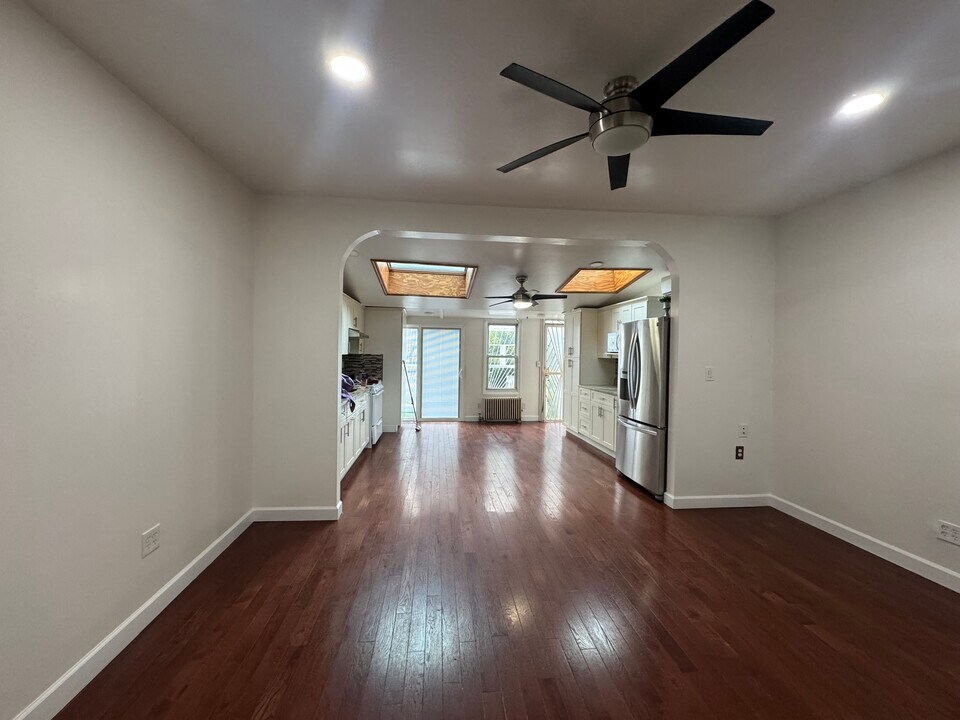 289A Cooper St, Unit #2 in Brooklyn, NY - Building Photo