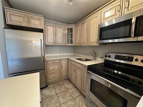 2650 N Lakeview Ave, Unit # 01304 in Chicago, IL - Building Photo - Building Photo