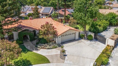 2901 Loveland Way in Bakersfield, CA - Building Photo - Building Photo