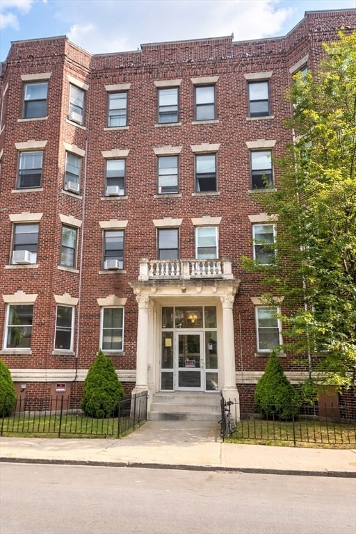 property at 86 Glenville Ave