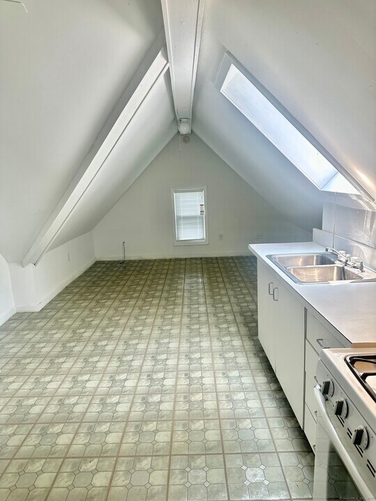 13 Simons Ave in Waterbury, CT - Building Photo