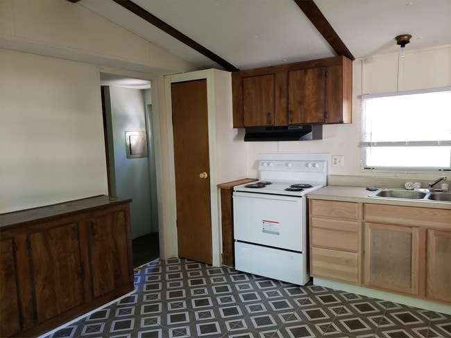 35 K and M Way in Louisburg, NC - Building Photo - Building Photo