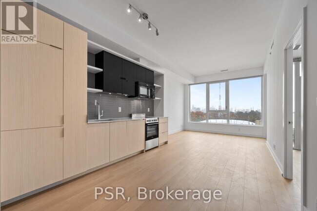 6 Parkwood Ave in Toronto, ON - Building Photo - Building Photo