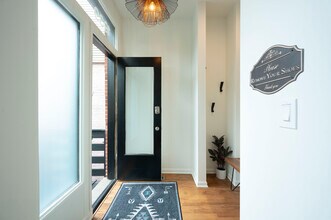 1939 N Honore St, Unit 1F in Chicago, IL - Building Photo - Building Photo