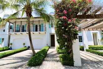7961 SW 110th Ter in Miami, FL - Building Photo - Building Photo