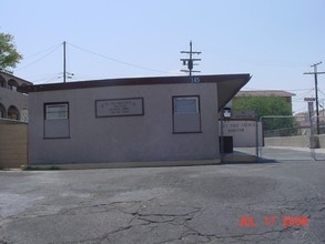 145 Silver Ln in Barstow, CA - Building Photo - Building Photo